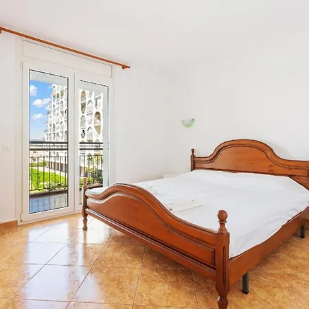 Fuer 4 Personen Ca 70 Qm In Empuriabrava, Costa Brava Golf De Roses Apartment